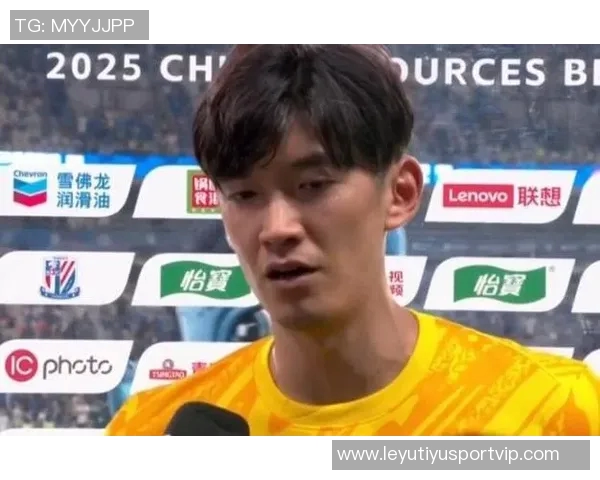 颜骏凌迎来职业生涯新里程碑上海海港门将出战500场赛事纪念夜