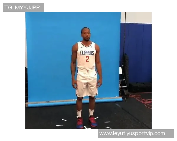 孙兴慜携快船定制球衣展现笑容梦幻联动引发球迷热议