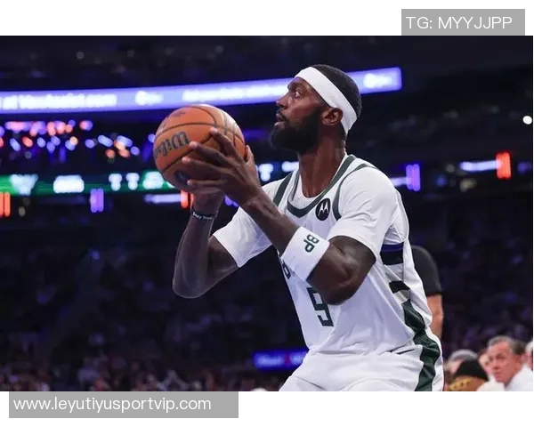 波蒂斯表现稳健半场8投5中贡献12分6篮板正负值2助球队稳定局面