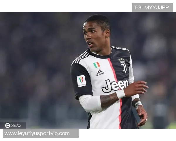 斯基拉透露阿联酋伊蒂法克俱乐部有意免签35岁球星道格拉斯科斯塔 斯基拉透露阿联酋伊蒂法克俱乐部有意免签35岁球星道格拉斯科斯塔